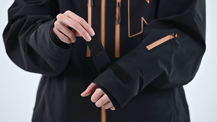 Adjustable Cuffs with Inner Stretch Fabric