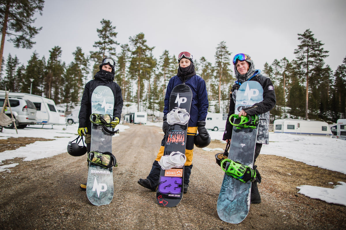 Sintered vs. Extruded Snowboard Bases: Which Should You Choose?