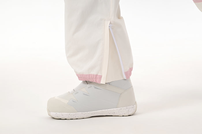 Adjustable Leg Openings