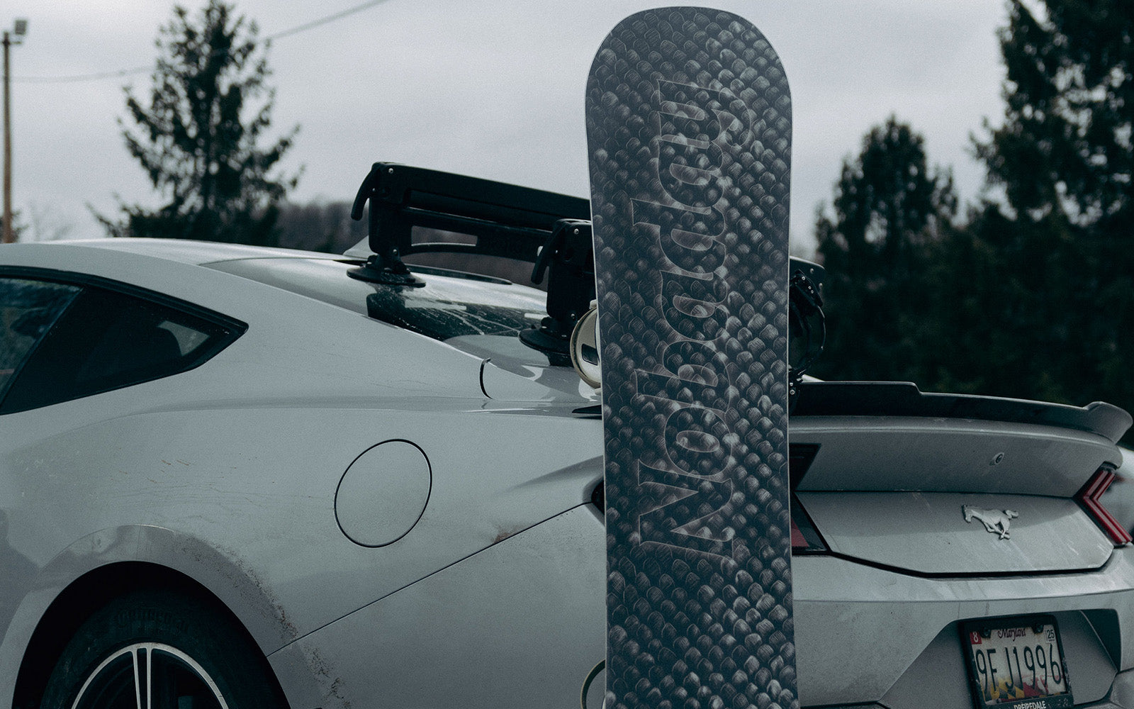 Max Taboo Camber Snowboard lifestyle image 2