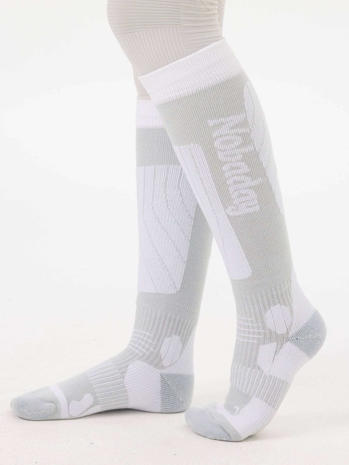 Odor-Resistant Performance Ski Socks White
