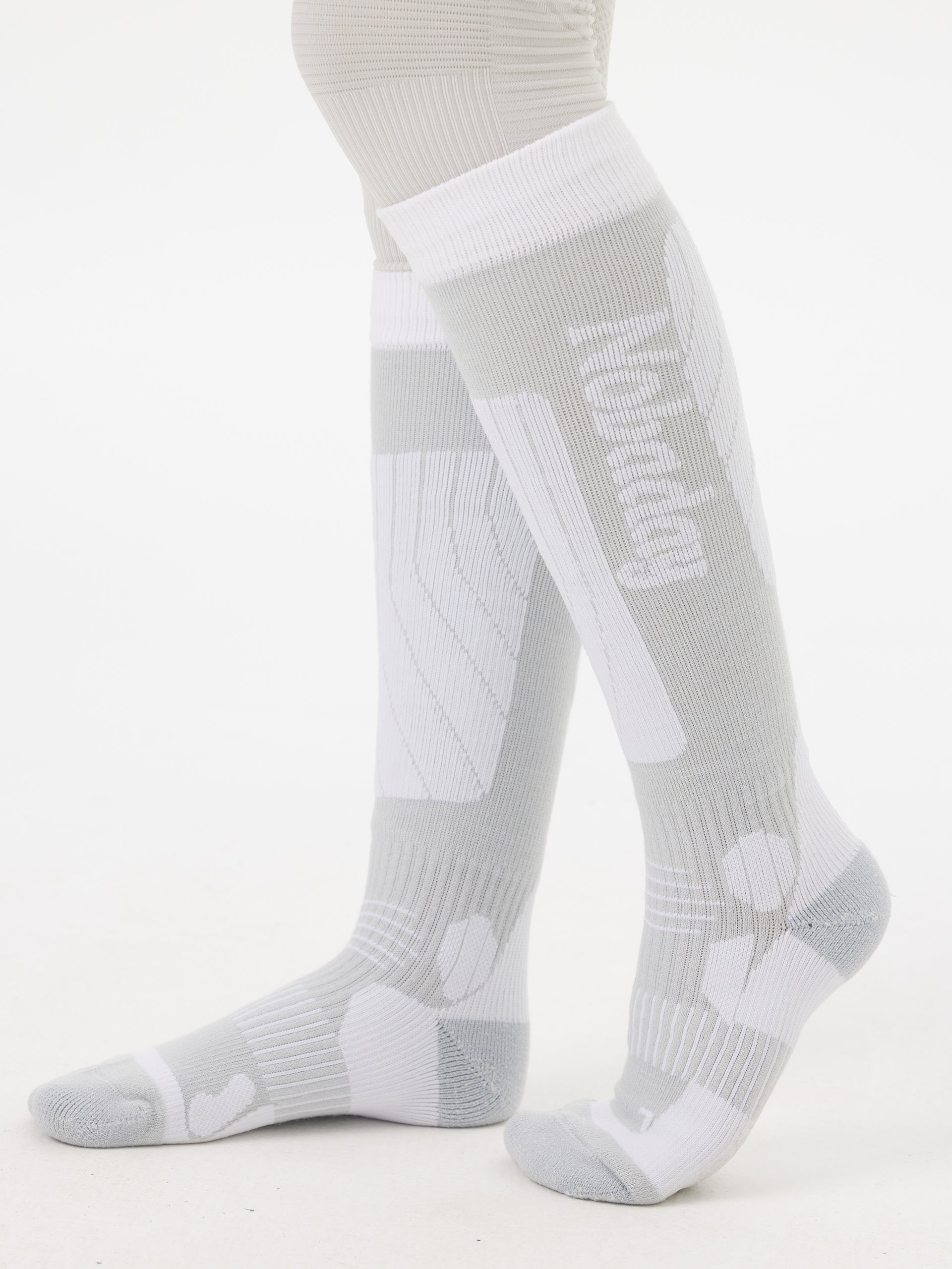 Odor-Resistant Performance Ski Socks White