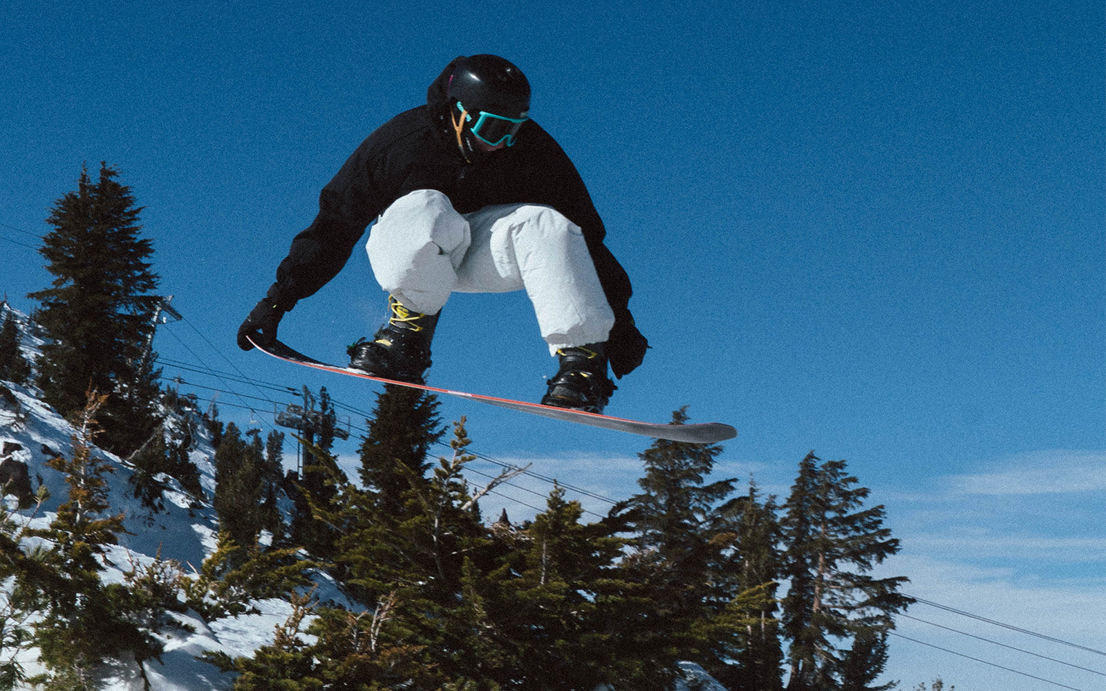 Blackboard Pro 5.0 Camber Snowboard lifestyle image 1